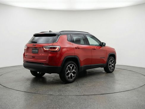 Used 2025 Jeep Compass Limited AWD/4WD image 9