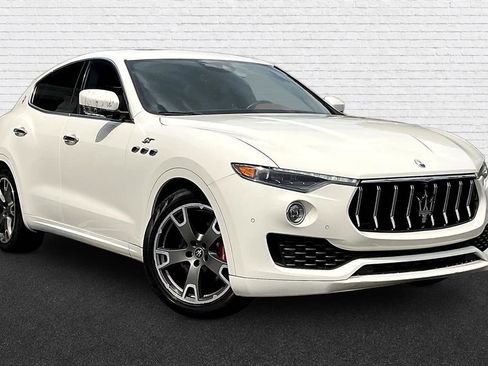 Used 2023 Maserati Levante GT AWD/4WD image 3