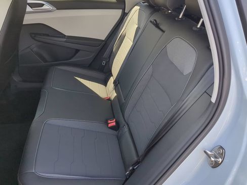 New 2026 Volkswagen Taos SE FWD image 16