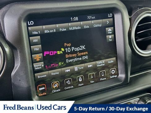 Used 2022 Jeep Wrangler Unlimited Sahara AWD/4WD image 21