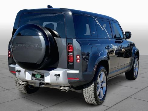 Used 2024 Land Rover Defender 110 SE image 12