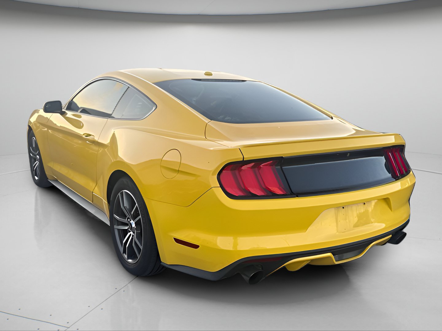 Used 2016 Ford Mustang Premium RWD image 11