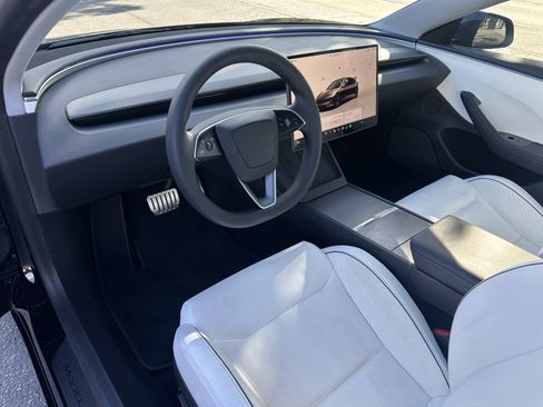 Used 2024 Tesla Model 3 Performance AWD/4WD image 19