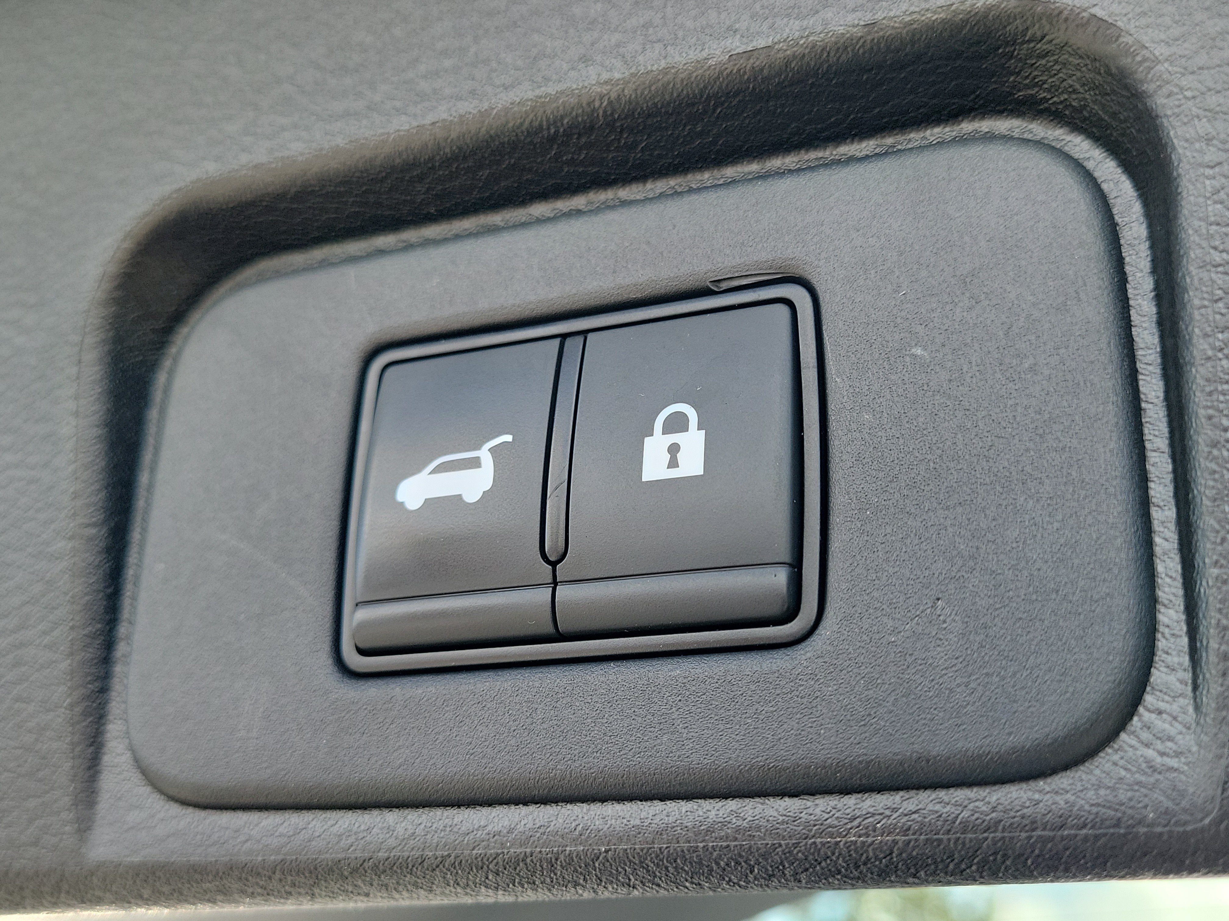 Certified 2024 Nissan Rogue SV w/ SV Premium Package FWD image 7