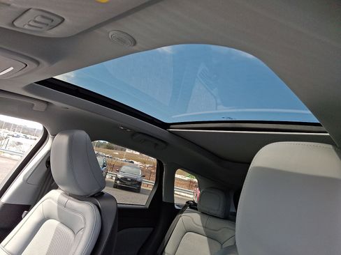 Certified 2022 Lincoln Corsair AWD w/ Premium Package image 15