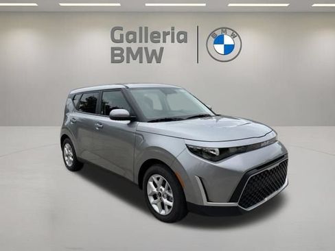 Used 2025 Kia Soul LX w/ LX Technology Package FWD image 5
