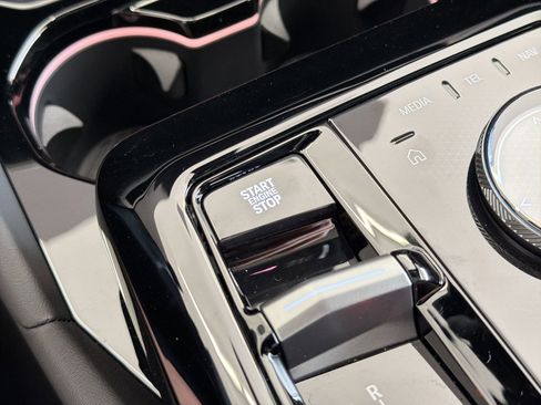 New 2026 BMW 530i xDrive w/ M Sport Package AWD/4WD image 27