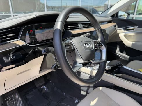 Used 2024 Audi Q8 e-tron Premium Plus w/ Premium Plus Package AWD/4WD image 38
