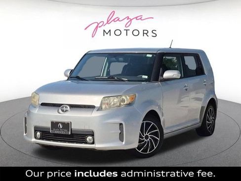 Used 2012 Scion xB FWD image 1