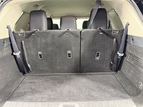 Used 2025 Nissan Pathfinder SV FWD image 27
