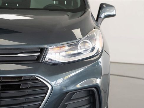 Used 2021 Chevrolet Trax LT w/ Driver Confidence Package image 10