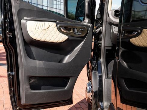 Used 2022 Mercedes-Benz Sprinter 3500 image 38