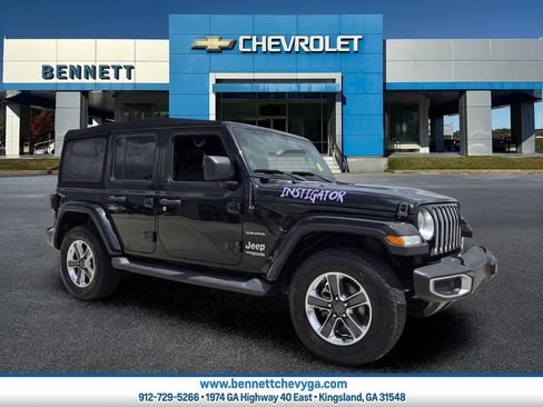 Used 2018 Jeep Wrangler Unlimited Sahara AWD/4WD image 1