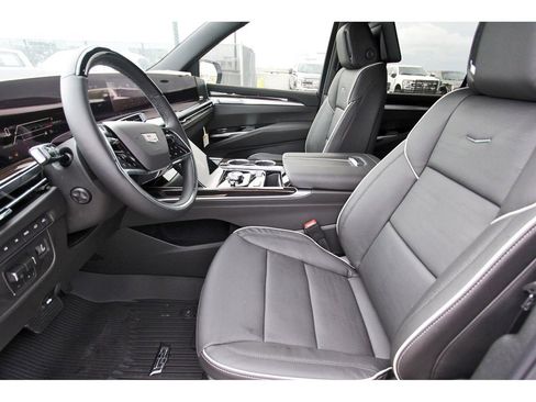 New 2026 Cadillac Escalade ESV Luxury w/ Touring Package AWD/4WD image 6