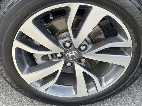 Used 2024 Honda Odyssey Touring image 12