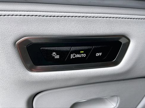 Used 2025 BMW XM image 34