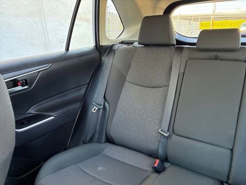 Used 2025 Toyota RAV4 XLE w/ Convenience Package image 41