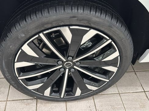 New 2026 Volvo XC60 T8 Ultra w/ Protection Package Premier AWD/4WD image 31