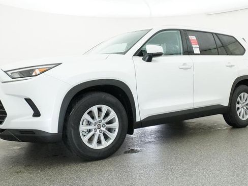 New 2026 Toyota Grand Highlander XLE image 2