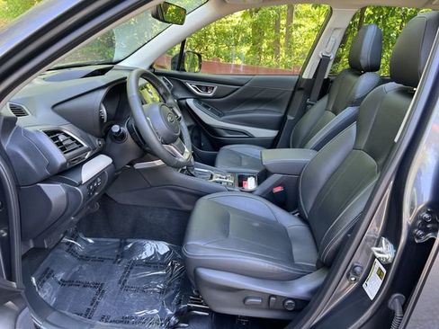 Used 2023 Subaru Forester Limited AWD/4WD image 9