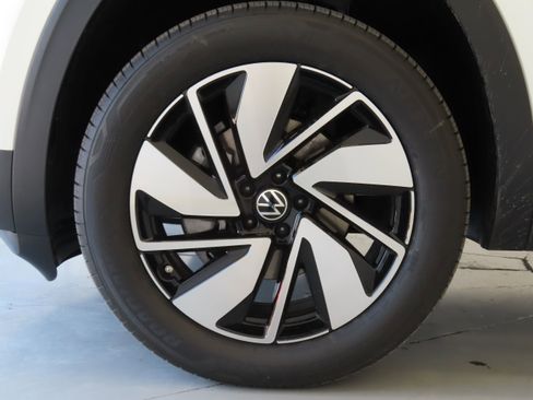 New 2026 Volkswagen Atlas SE image 28