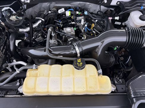 Used 2019 Ford F150 XL w/ Equipment Group 101A Mid AWD/4WD image 11
