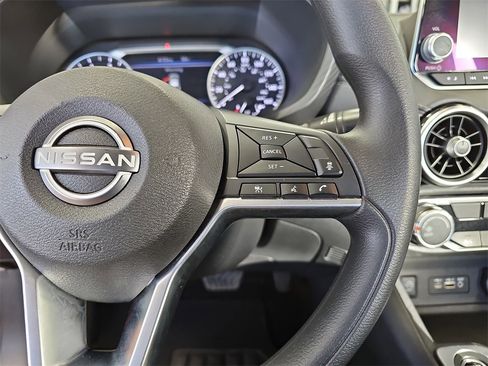 Used 2024 Nissan Sentra SV image 17