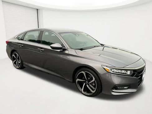 Used 2018 Honda Accord Sport image 3