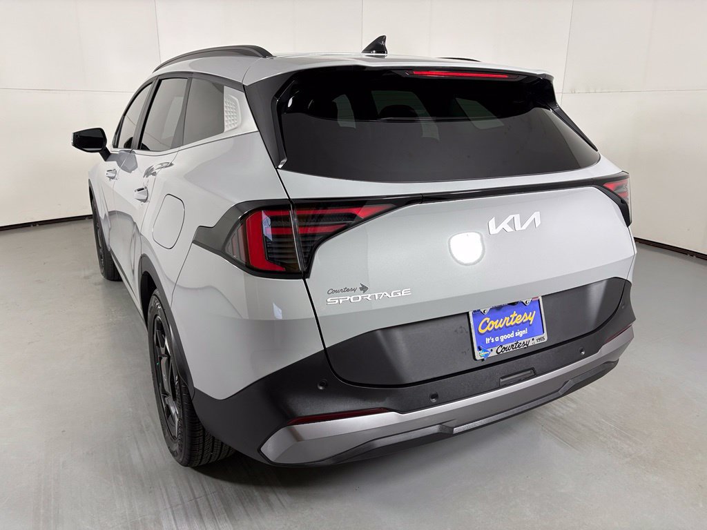 Used 2026 Kia Sportage EX w/ EX Panorama Roof Package FWD image 6