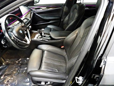 Used 2022 BMW 530i xDrive w/ Convenience Package AWD/4WD image 8