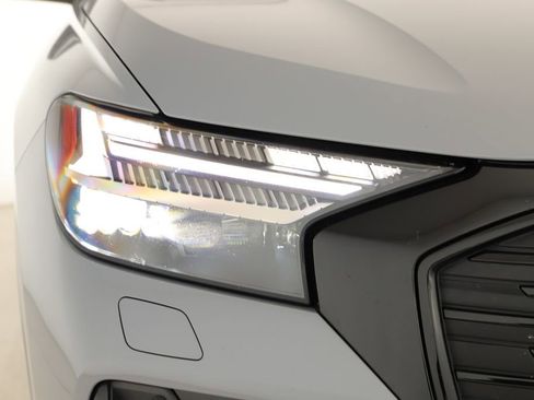 Certified 2023 Audi Q4 e-tron Prestige w/ Black Optic Package image 35