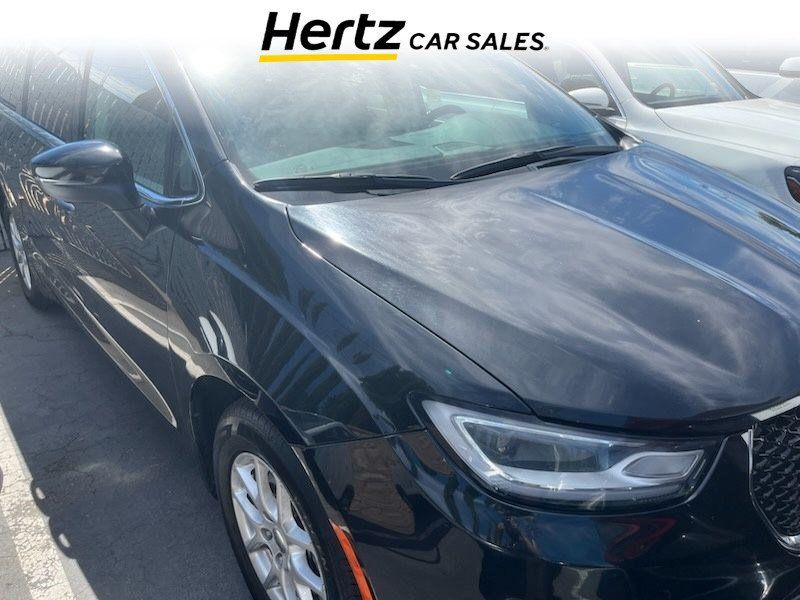 Used 2023 Chrysler Pacifica Touring-L FWD image 1