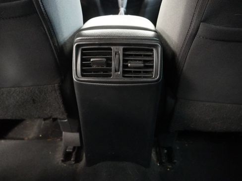 Used 2019 Nissan Rogue SV AWD/4WD image 28