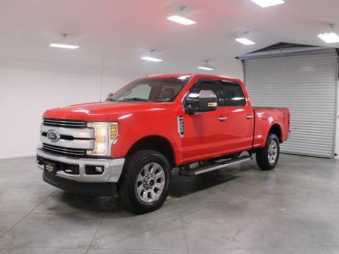 Used 2018 Ford F250 Lariat w/ Chrome Package AWD/4WD image 4