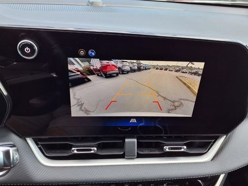 Used 2026 Chevrolet Equinox LT AWD/4WD image 9