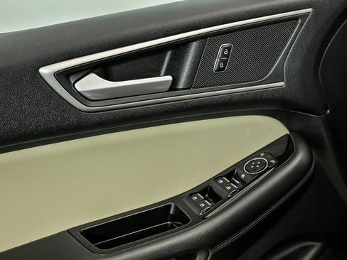 Used 2020 Ford Edge SEL w/ Convenience Package image 9