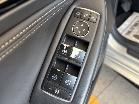 Used 2019 INFINITI QX30 LUXE image 12