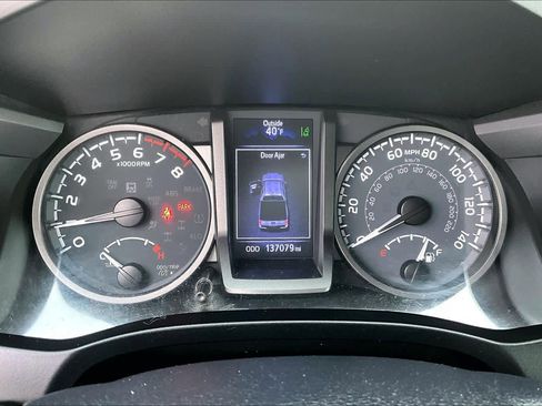 Used 2020 Toyota Tacoma TRD Off-Road image 24