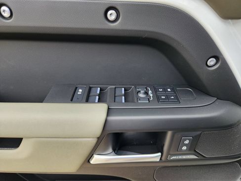 Used 2026 Land Rover Defender 110 S AWD/4WD image 18