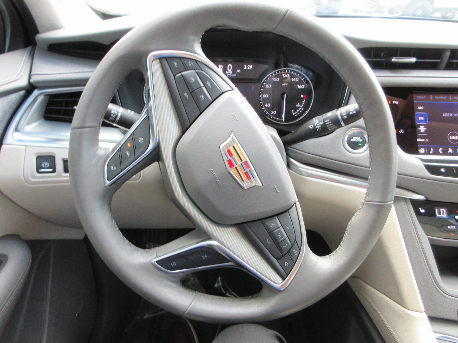 Used 2023 Cadillac XT5 Premium Luxury FWD image 39