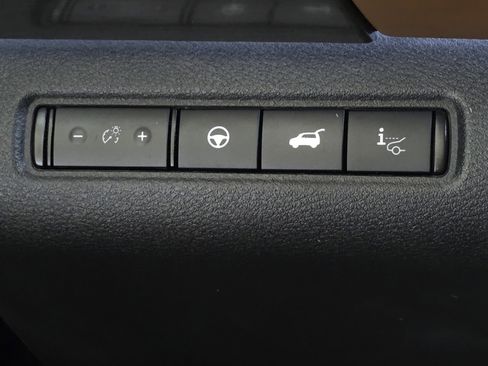 Used 2023 Nissan Pathfinder Platinum image 35