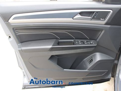 Used 2020 Volkswagen Atlas Cross Sport SEL Premium R-Line AWD/4WD image 9