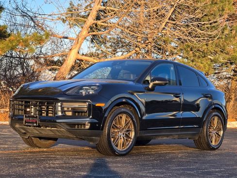 Used 2025 Porsche Cayenne Coupe image 39