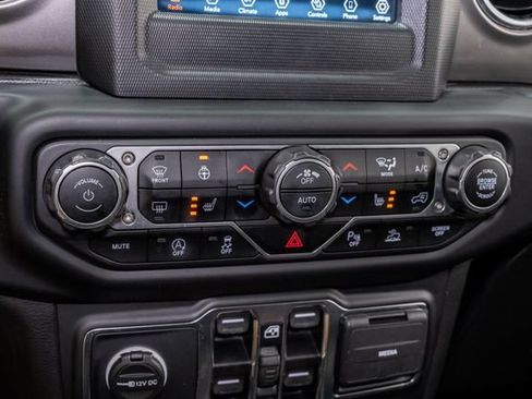 Used 2021 Jeep Wrangler Unlimited Sahara w/ Safety Group AWD/4WD image 19