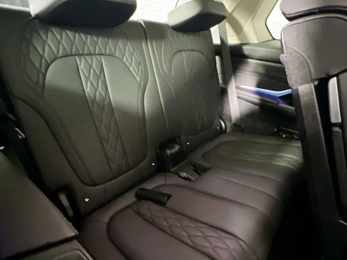 Used 2023 BMW X7 xDrive40i AWD/4WD image 18
