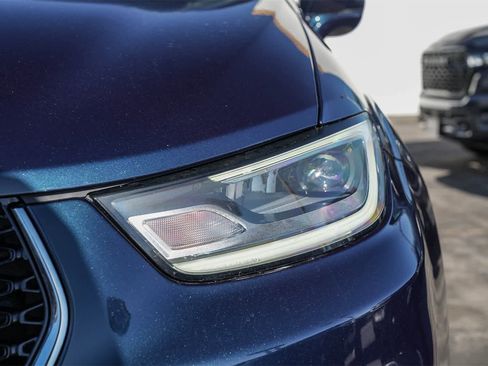 Used 2022 Chrysler Pacifica Touring-L image 8