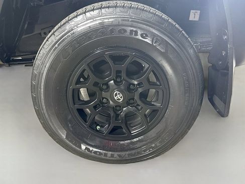 Certified 2022 Toyota Tacoma SR w/ SX Package RWD image 28