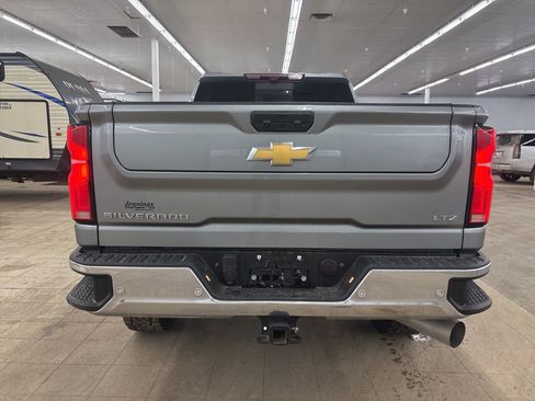 Used 2024 Chevrolet Silverado 2500 LTZ w/ LTZ Convenience Package image 6