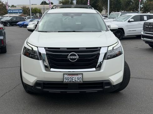 Used 2024 Nissan Pathfinder SV FWD image 5