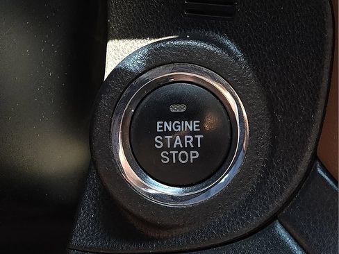 Used 2020 Subaru Outback Touring AWD/4WD image 17